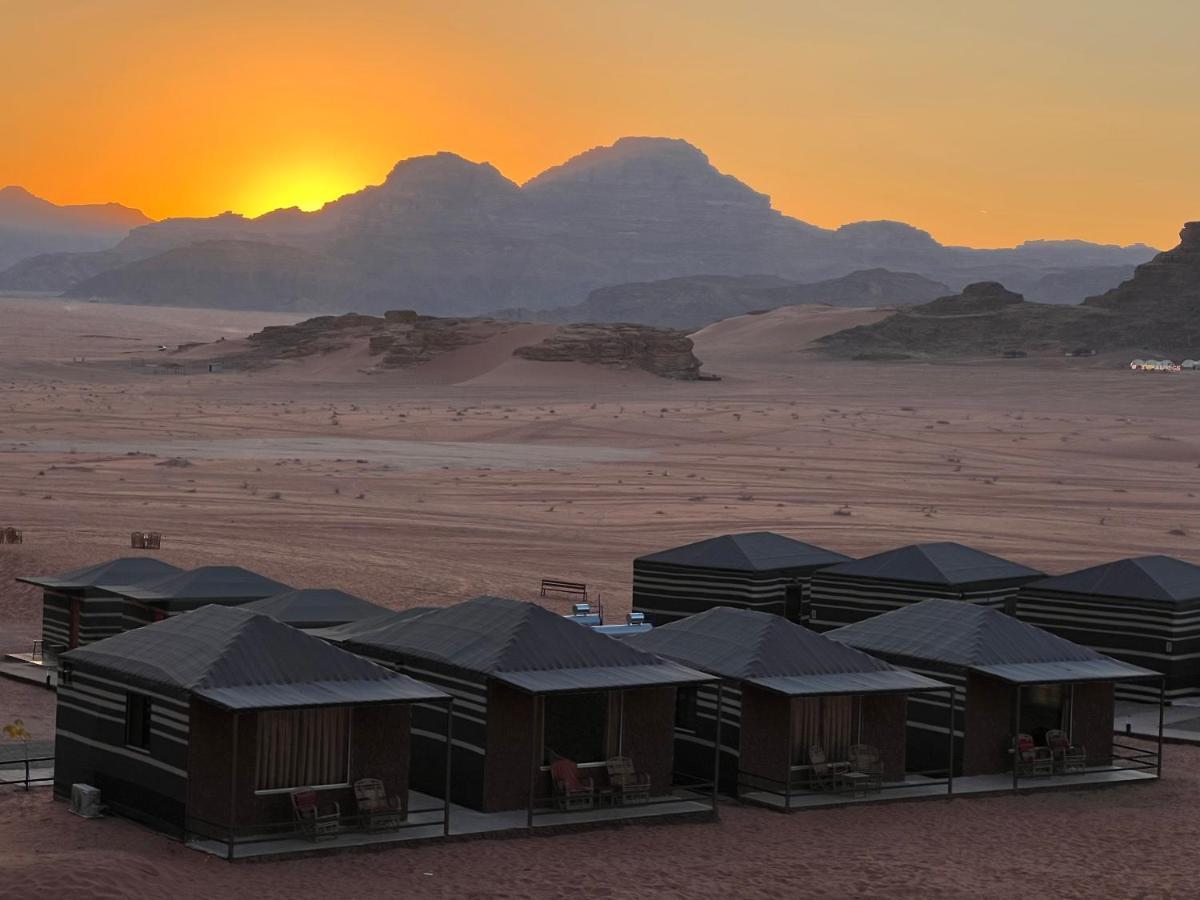 Wadi Rum Eagle Luxury Camp エクステリア 写真