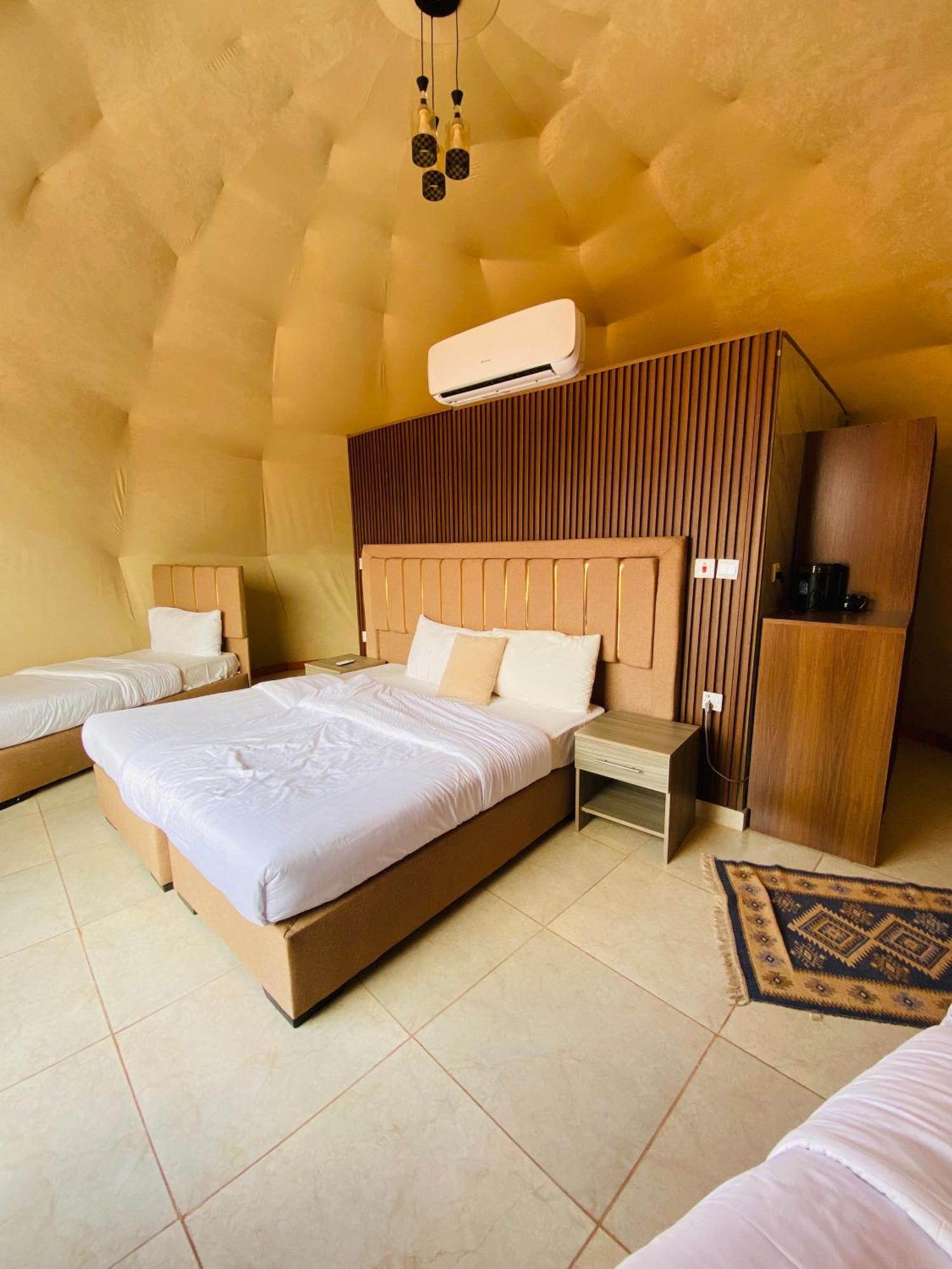 Wadi Rum Eagle Luxury Camp エクステリア 写真