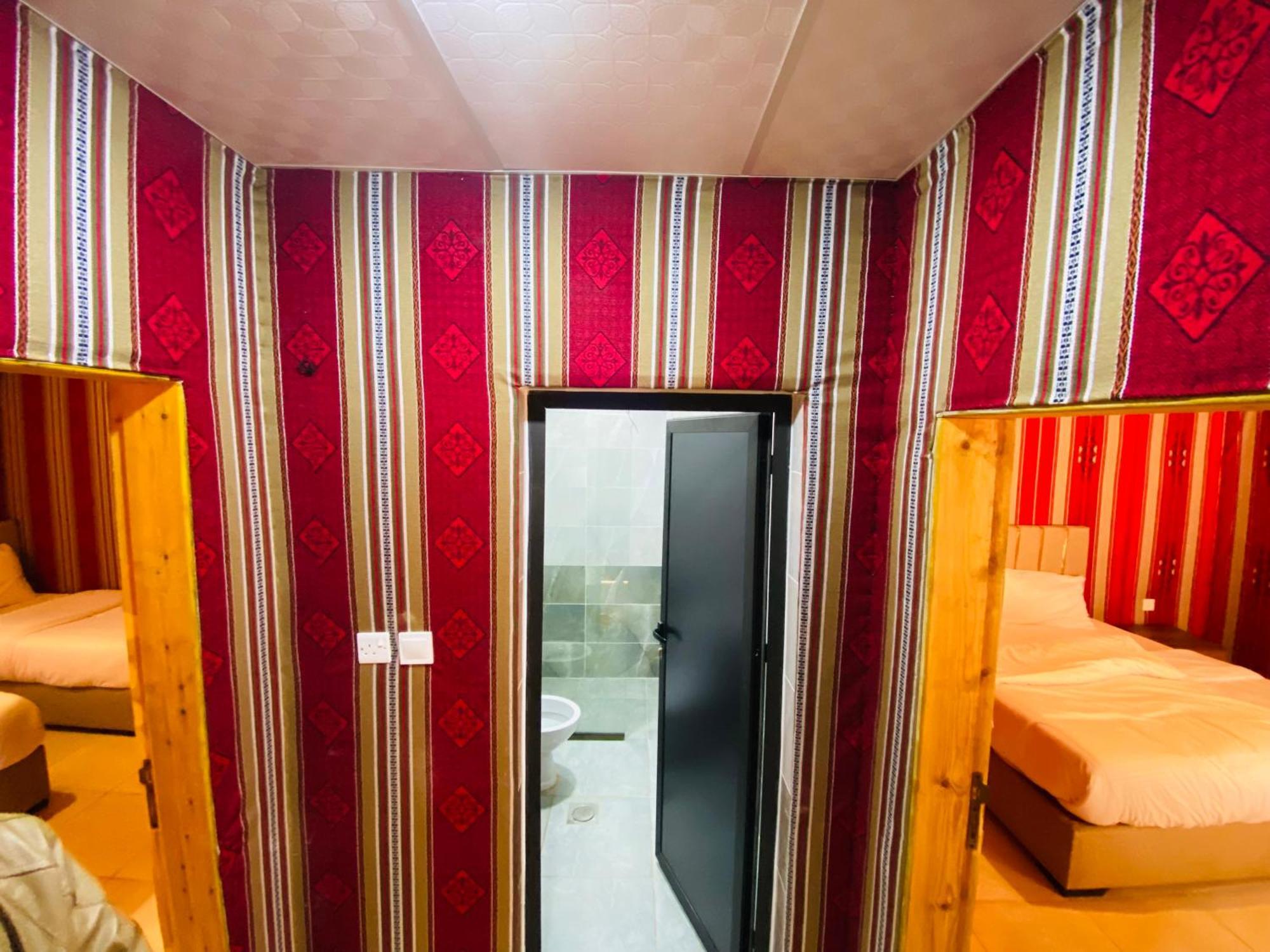 Wadi Rum Eagle Luxury Camp エクステリア 写真
