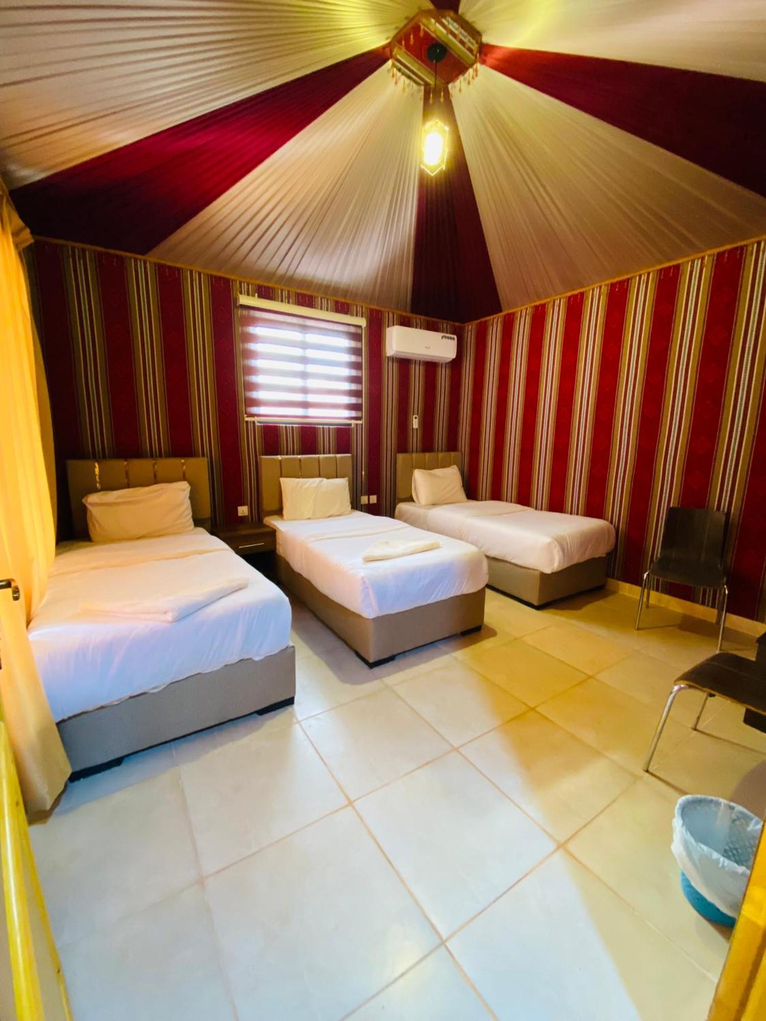 Wadi Rum Eagle Luxury Camp エクステリア 写真