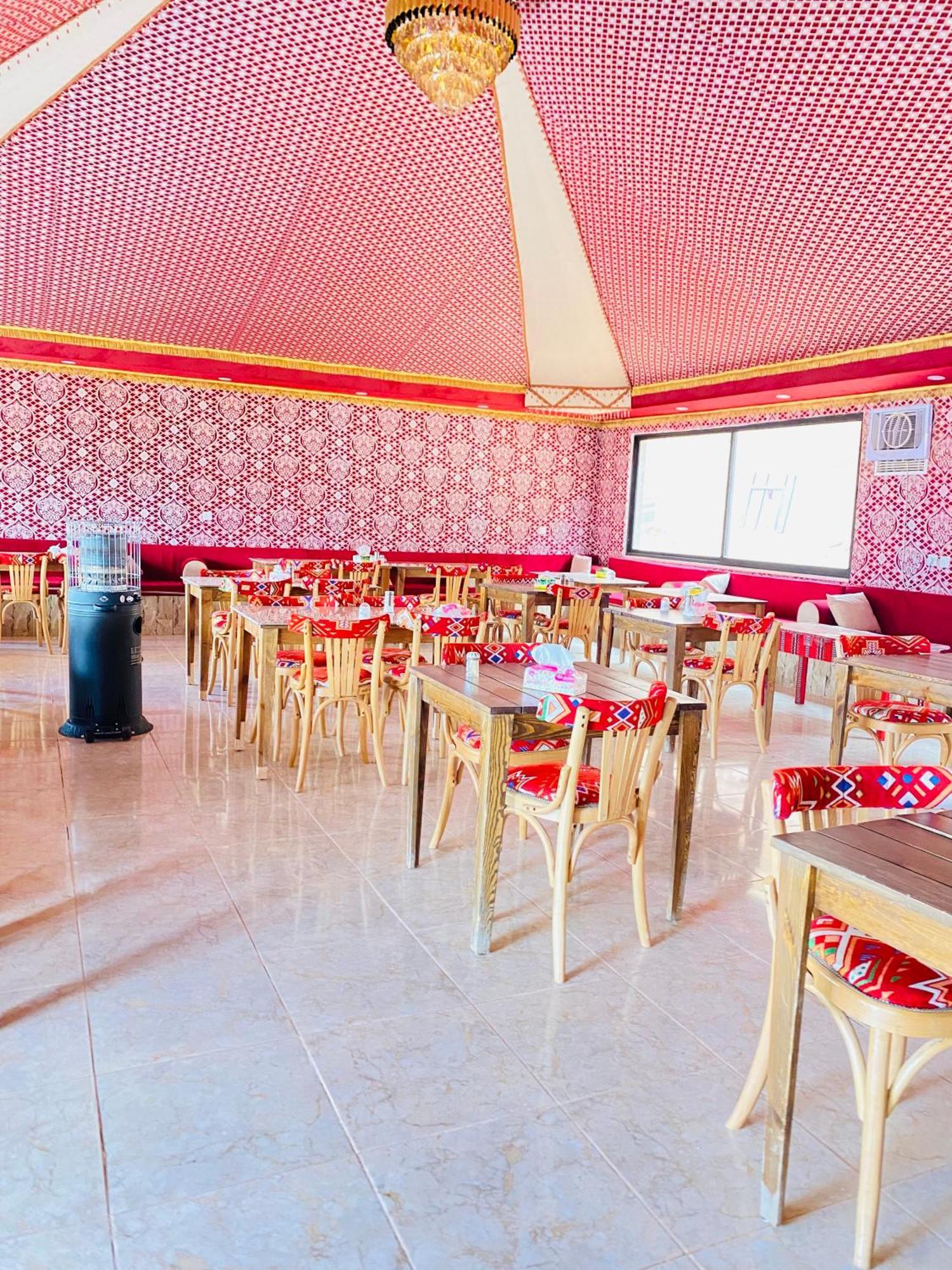 Wadi Rum Eagle Luxury Camp エクステリア 写真