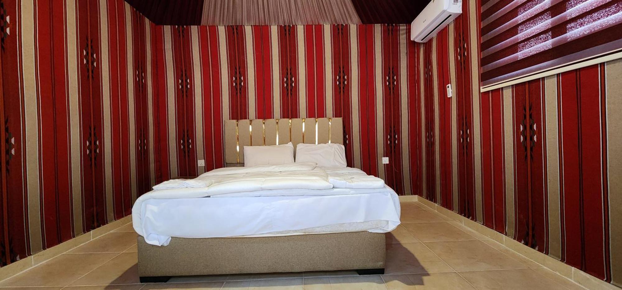 Wadi Rum Eagle Luxury Camp エクステリア 写真